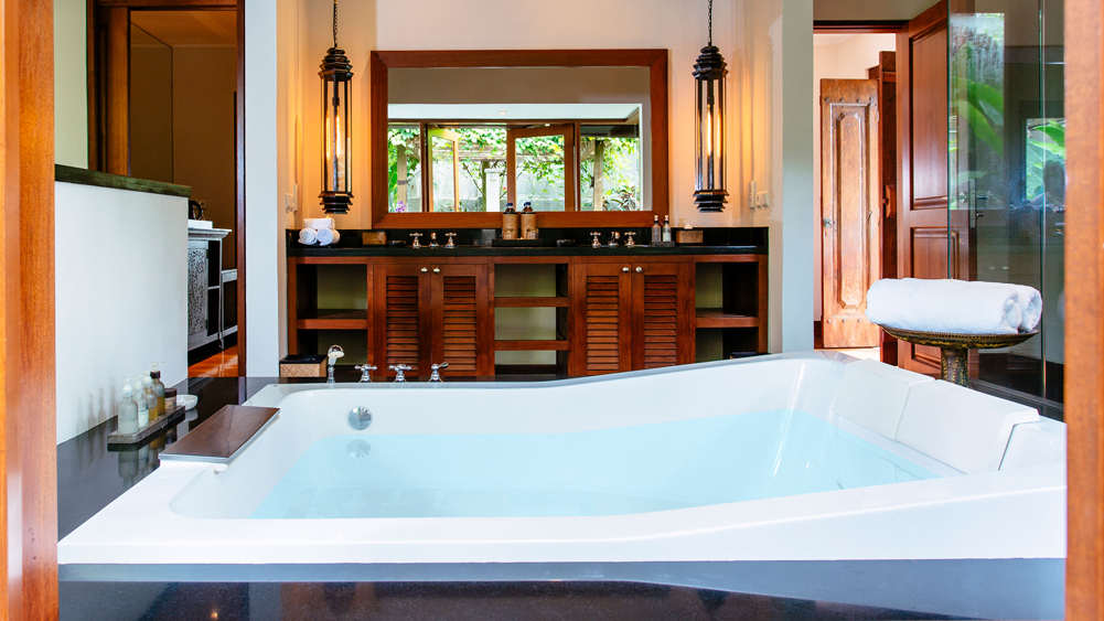 Villa Semarapura - Master bedroom ensuite bathroom